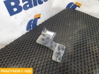 Кронштейн брызговика